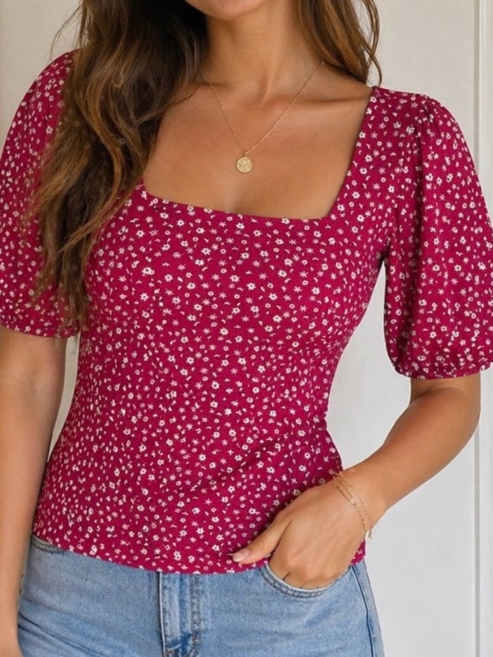 Cleo Square Neck All-Over Floral Puff-Sleeve Top in Berry Size L